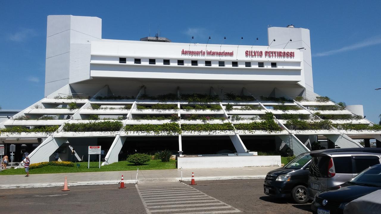 Remember Py Hotel Luque Exterior foto